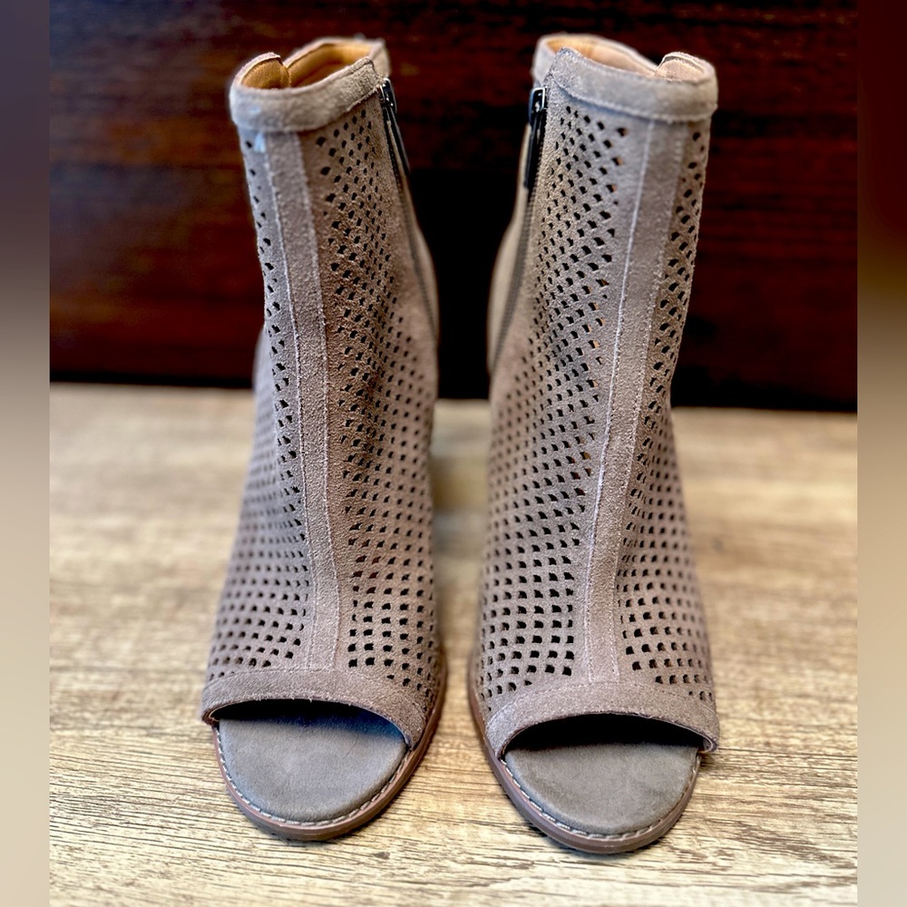 LUCKY BRAND Booties!!